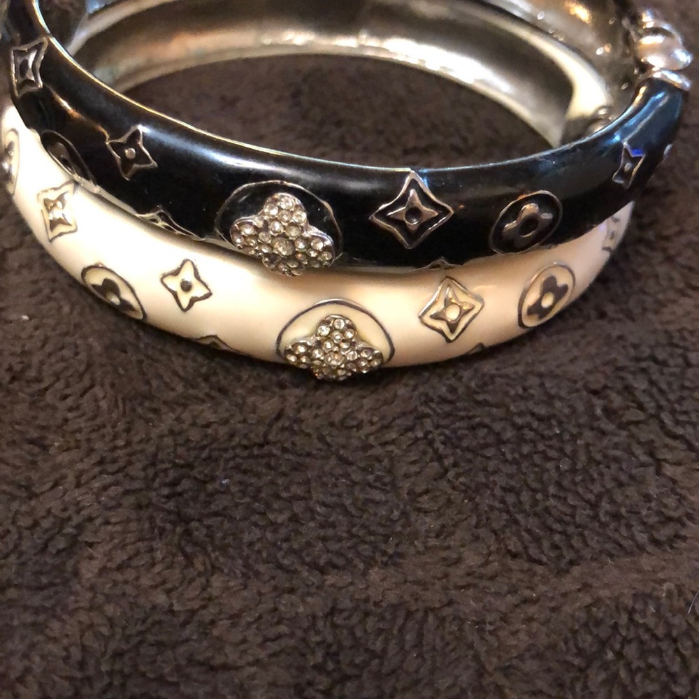 Bracelets - Picture 4 of 5
